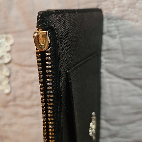 COACH BLACK PEBBLE LEATHER WRISTLET COACH - Picture 4 of 8